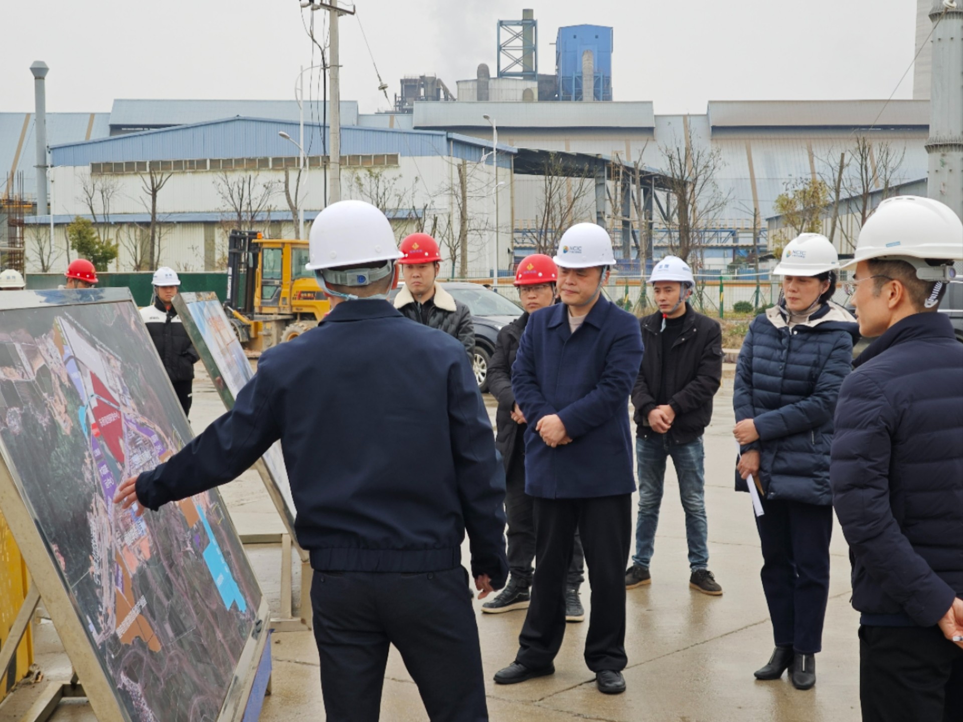 2024-2-29市交投集團領導深入市交投物流集團項目一線調研，章佳琦拍攝1.jpg